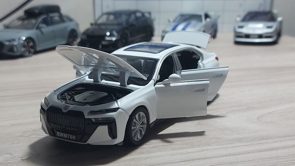 BMW i7 в идеальном состоянии