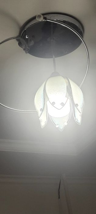 Продам люстры в хорошем состояние