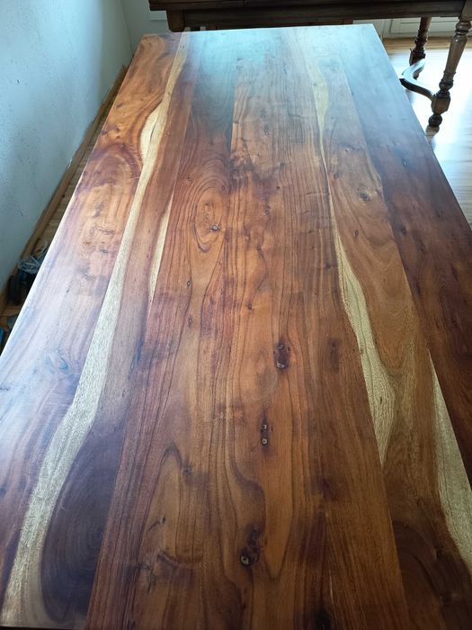 Masa din lemn masiv salcâm -acaț