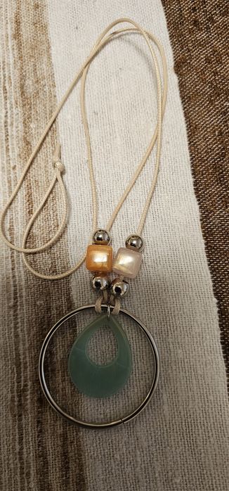 Продавам дамски гердан