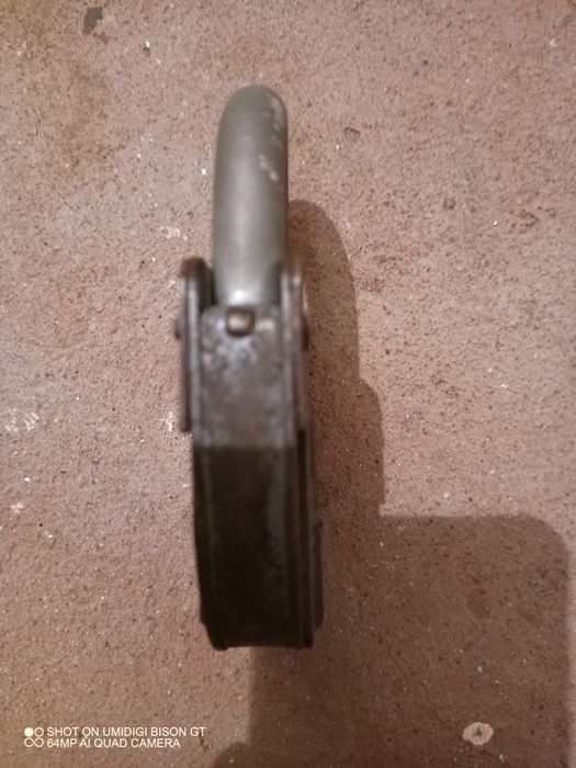 Lacat foarte vechi mare pt colecție