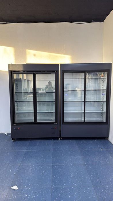 Витринный Холодильник