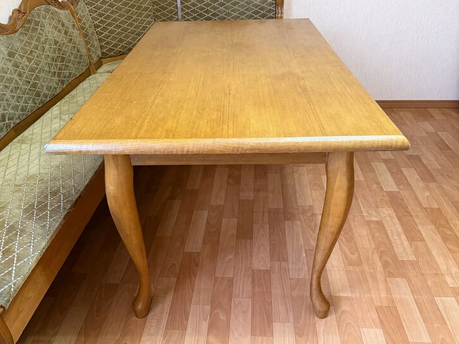 Продам кухонный стол