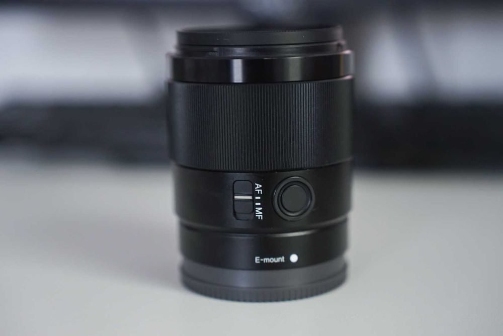 Cameră Sony Alpha 7 II Full Frame + Obiectiv Sony FE 50mm F1.8 + Obiectiv Sony FE 35mm F1.8 / 48k declansari