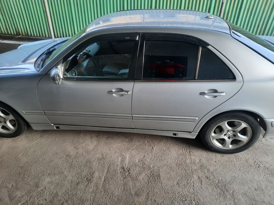 Продаю мерседес бенс