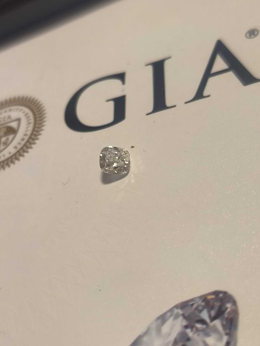 ДИАМАНТ ЗА ГОДЕЖЕН ПРЪСТЕН 0.60ct | GIA Сертификат | Цвят D (Най-висок клас)