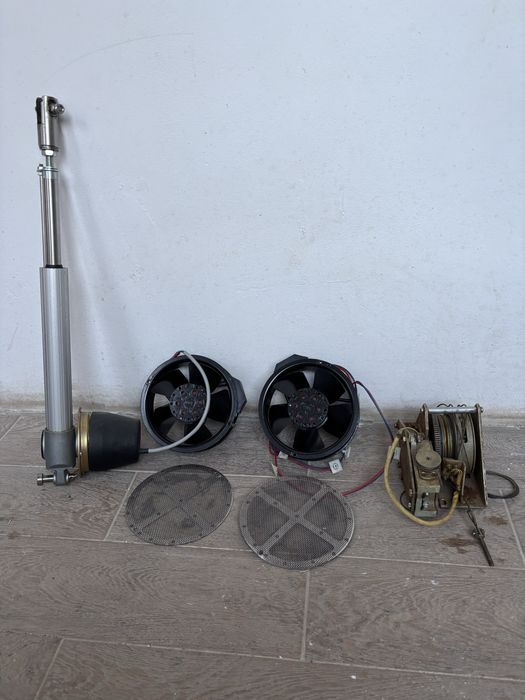 Продам угловой червячный редуктор.