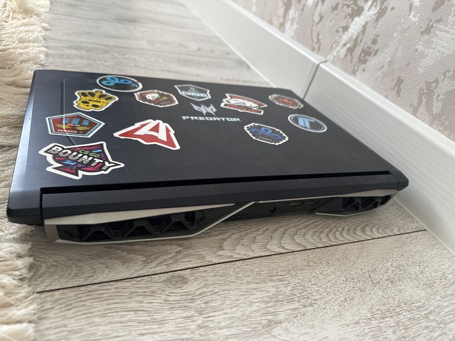 Acer Predator Helios 500