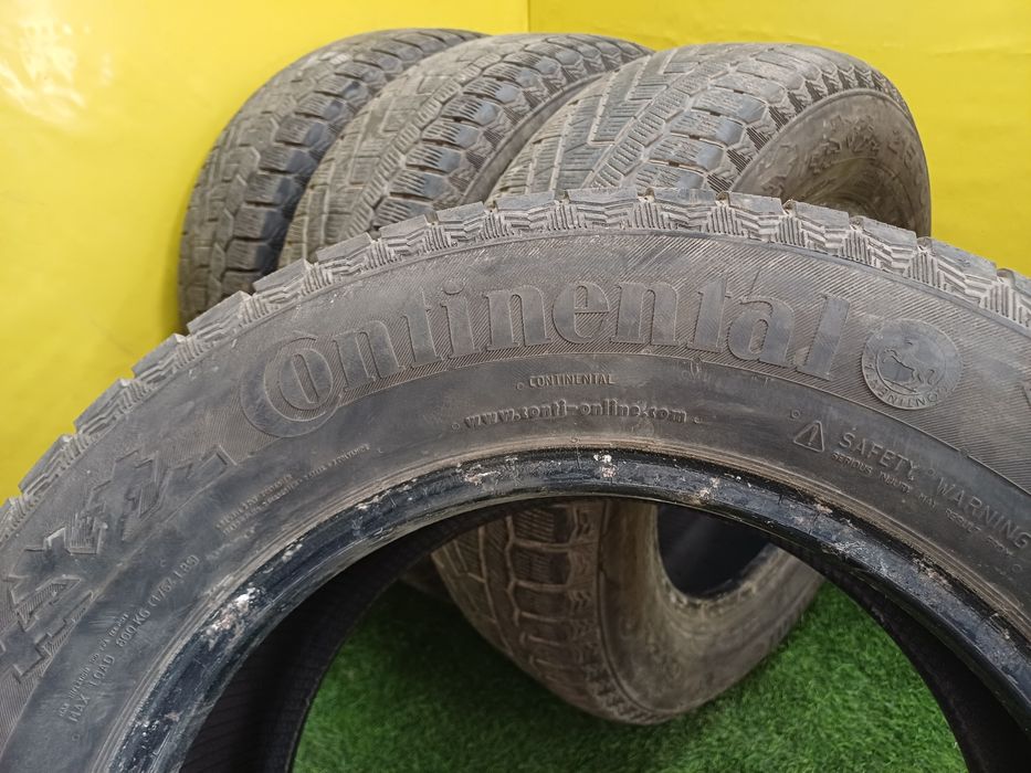 Шины 215/70 R16 Continental комплект.