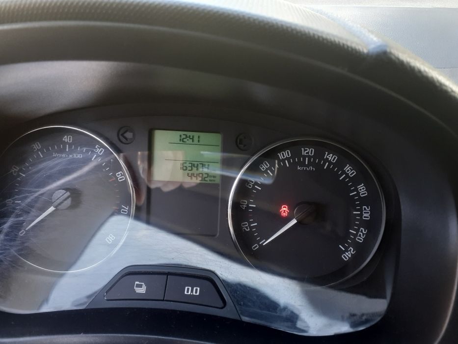 Vând skoda fabia benzină 1 .2 benzină 2011 euro 5 înmatriculat în România,  stare foarte bună  putere 86 cp distribuție schimbata în 2025