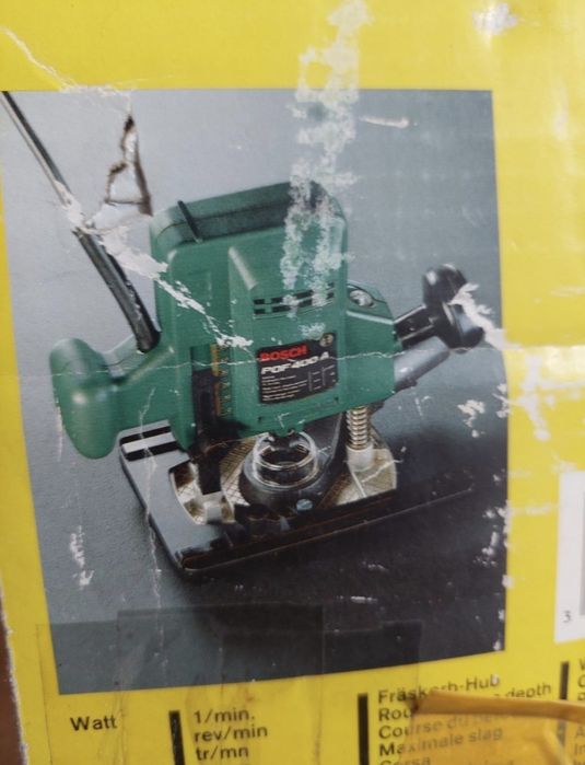 Ручная фреза BOSCH