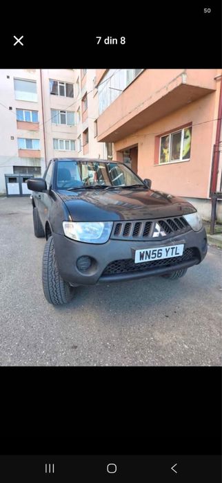 3 Mitsubishi L200 cu volan pe dreapta