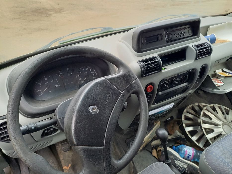 Рено Мастер 2.5 dci на части !