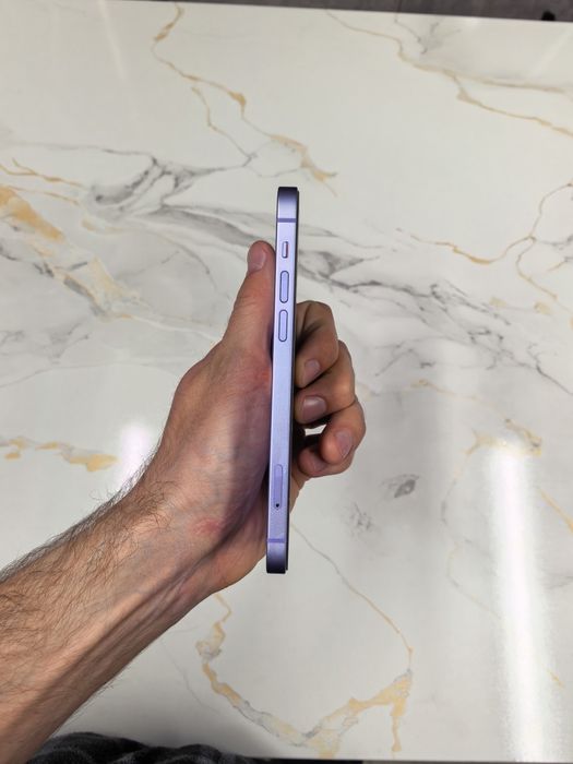 Продам iPhone 12 на 256 gb в идеале