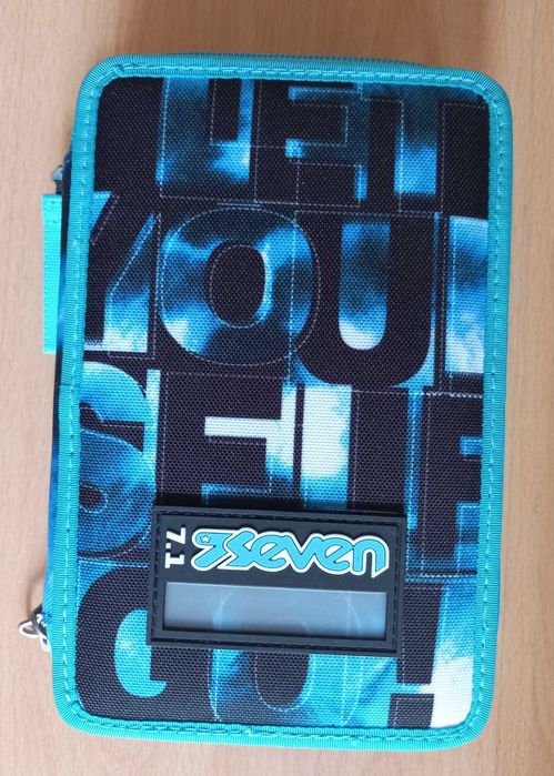 Уникален ученически несесер Seven с три отделения, пълен, НОВ