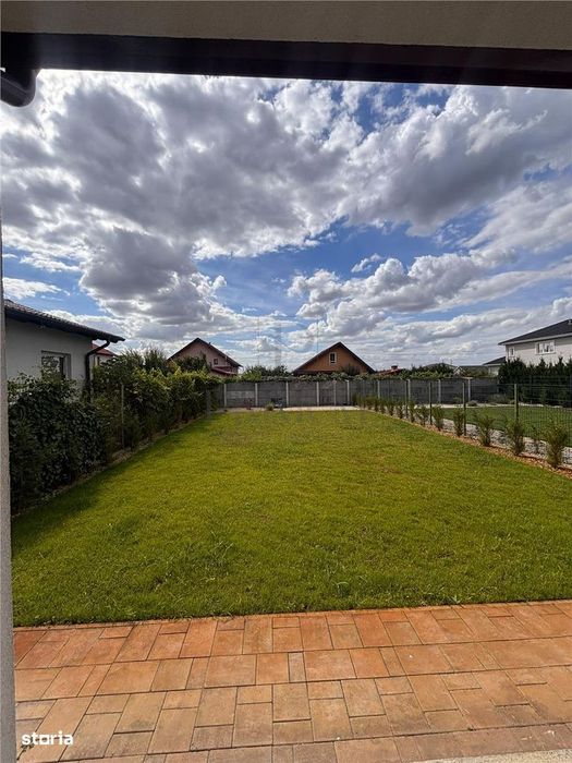Duplex Spatios, Mosnita Noua, Locatie Excelenta, Curte Amenajata
