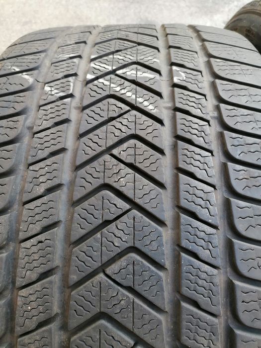 Vând 2 anvelope iarnă pirelli 315.30.21 și două yokohama 235.50.19