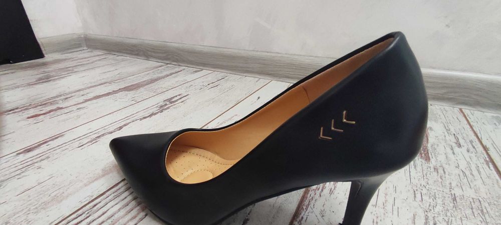 Елегантни Дамски Обувки