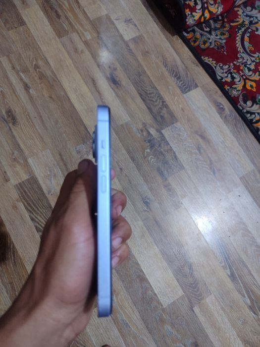 Iphone 14.  128 / 100%