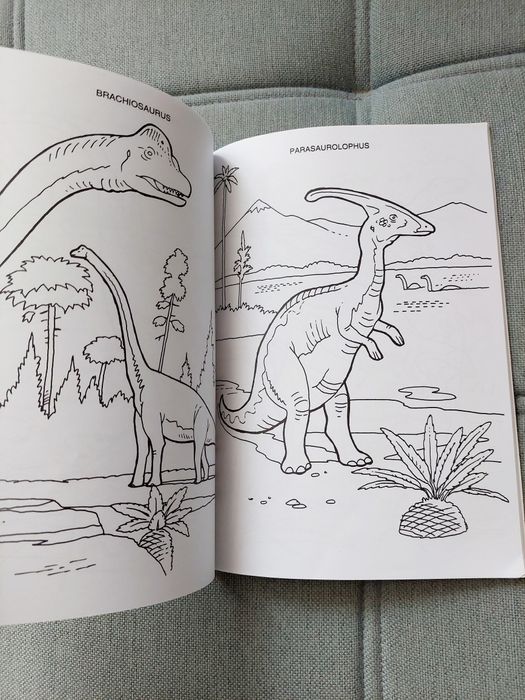 Set 3 cărți cu Dinozauri și o carte despre Spațiu