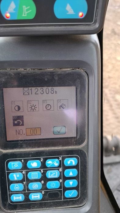 Excavator Roti Komatsu PW 160 7E0 16 Tone