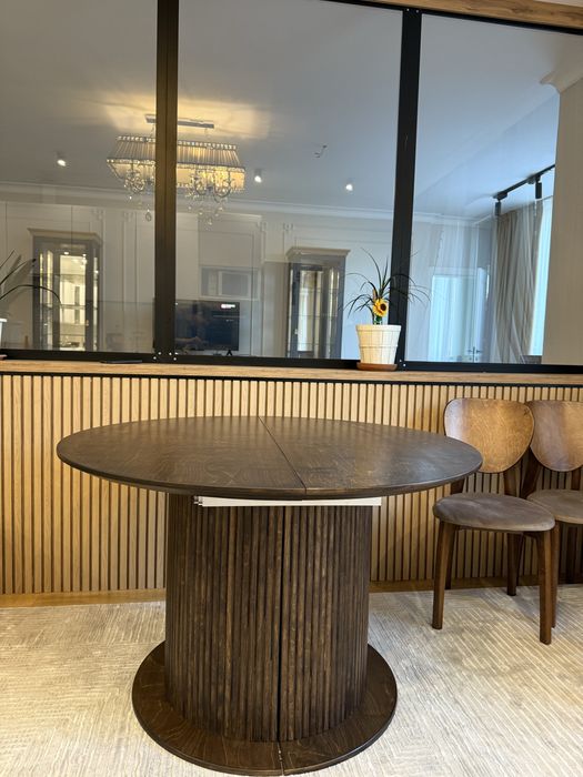 Стол кухонный из дерева