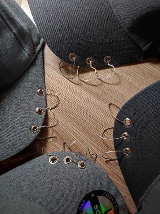 кепки с кольцами