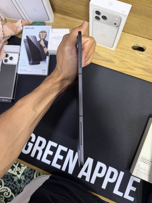 Ipad M5 pro 13 dyumli E sim