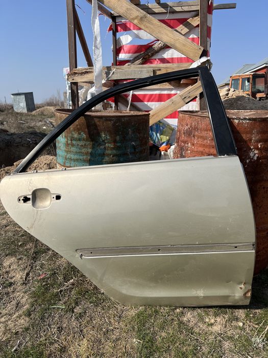 Дверь от тойота камри