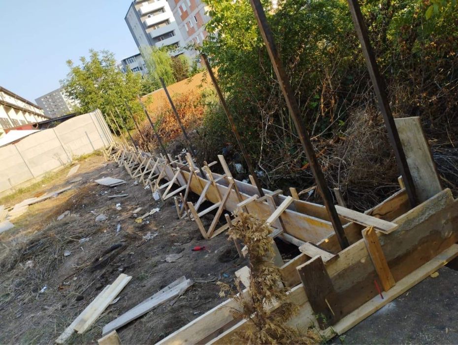 Garduri si porti din sipca metalica, panouri stil jaluzele, tabla cutata, plasa bordurata, fier forjat, BCA si beton si alte modele disponibile