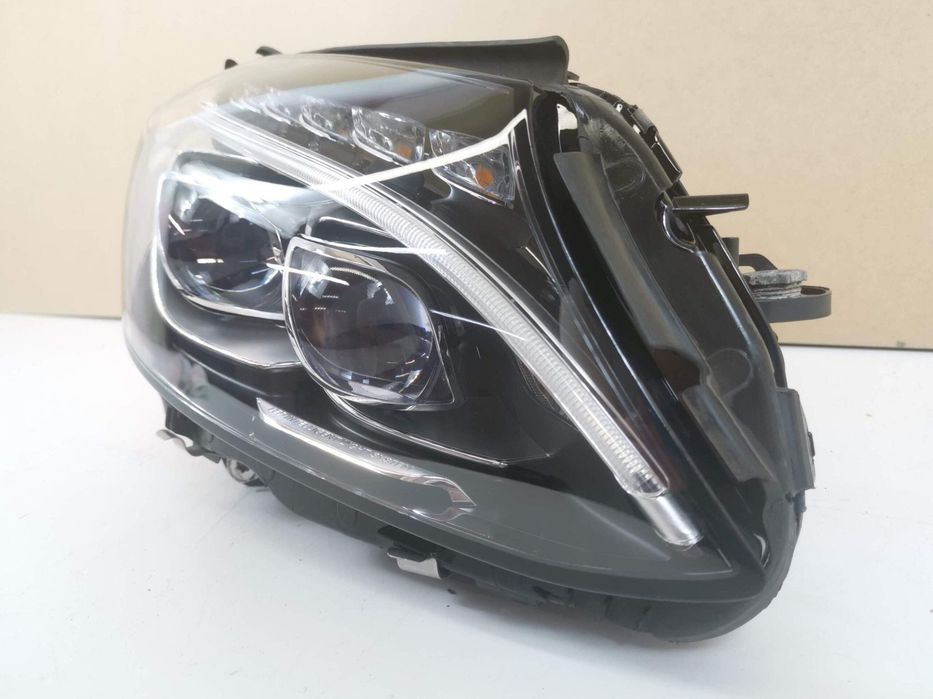 Far Dreapta Full Led Inteligent Light System Mercedes-Benz  C-Class W2