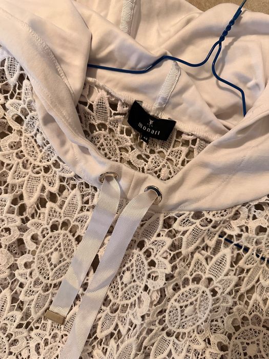 Дантелена блуза с качулка на Monari 44