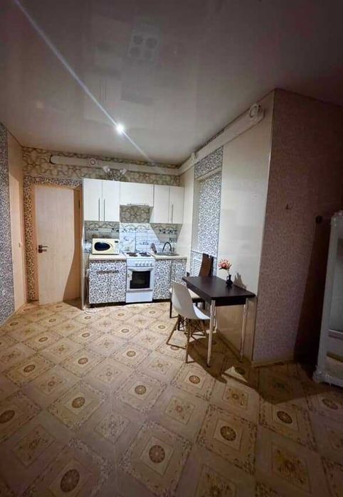 Продам студию в цоколе (Левый берег)