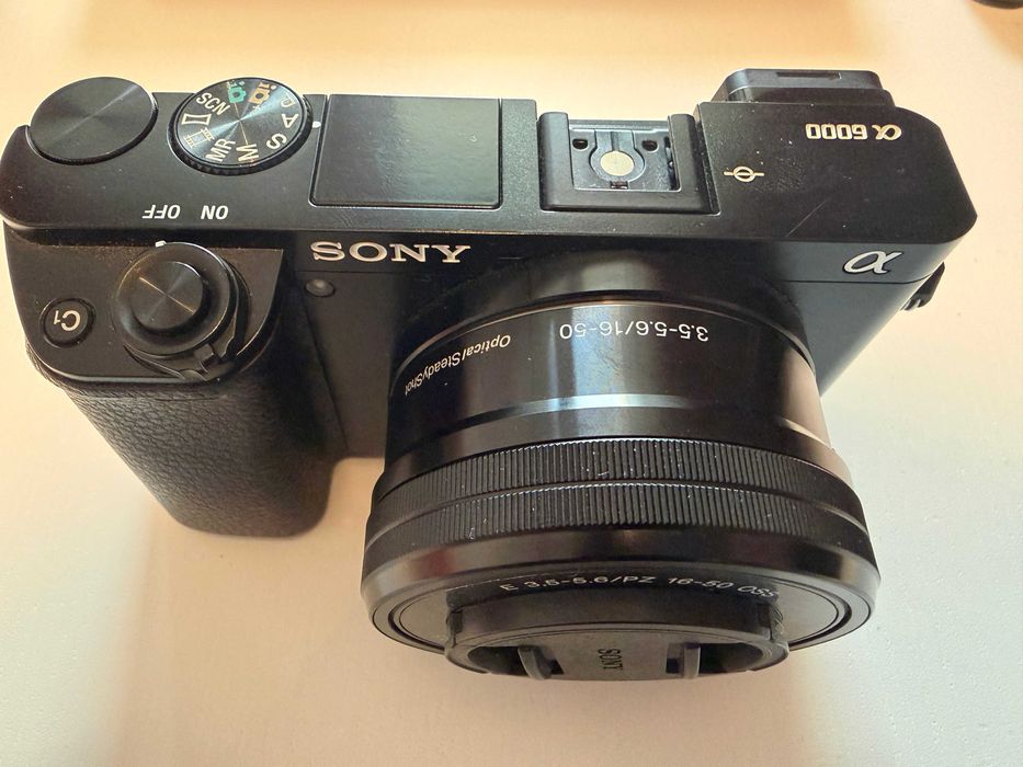 Aparat mirrorless Sony a6000 Kit complet 16-50mm 27626 cadre