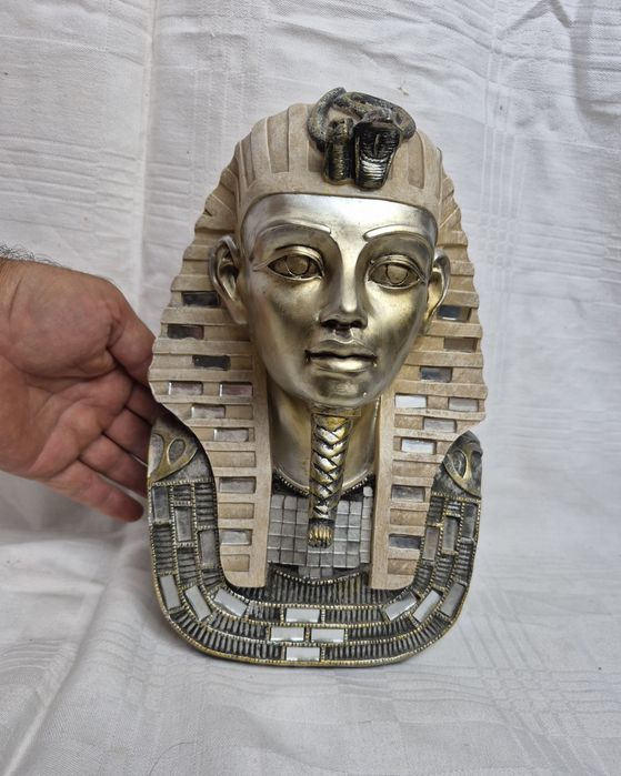 Figurină egipteană bust Tutankhamun din rășină acrilică, Colecția Leonardo.