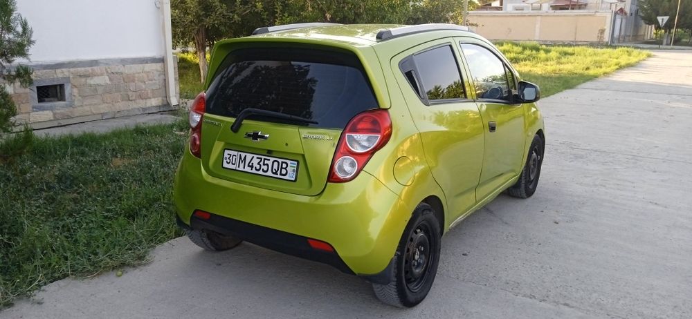 Spark sotiladi xolati yaxshi metani bor mator xadavoy qilingan 1.25