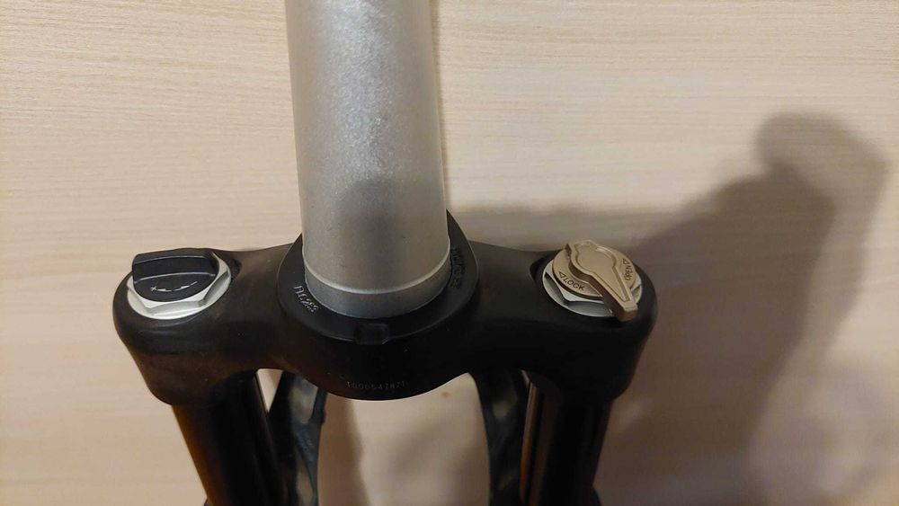 Furca suspensie bicicleta 28 trekking, 27.5 Suntour, arc, aer, blocaj reglaj rebound