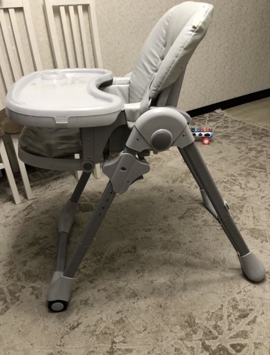 Стол для кормление