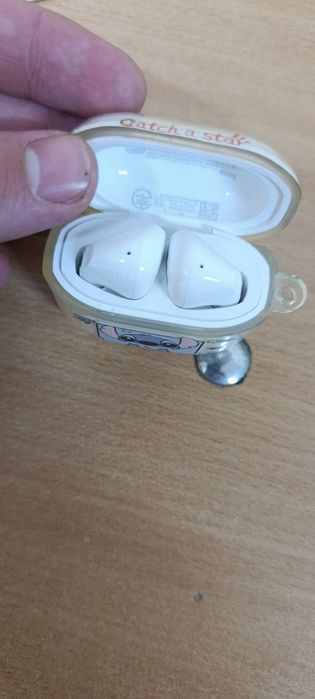 Продам наушники Redmi Buds 3
