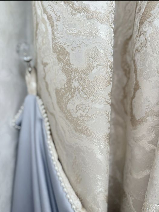 Продам шторы с тюлями