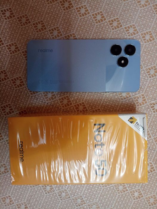 Продавам чисто нов телефон realme Note50,със залепен протектор,с гръб.