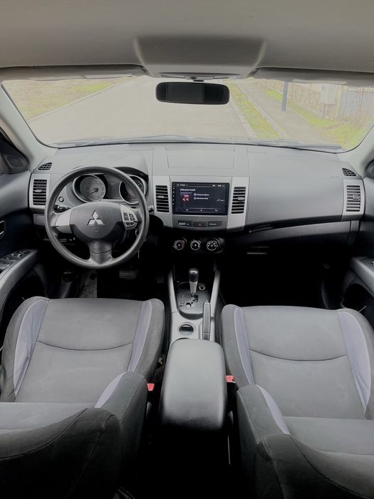 Mitsubishi outlender 2