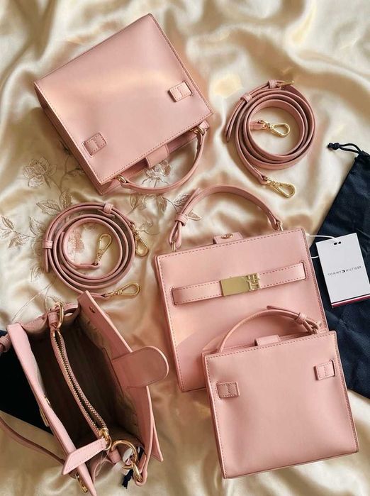 Уникална и супер елегантна дамска чанта Tommy Hilfiger в нежен пудрово-розов цвят!