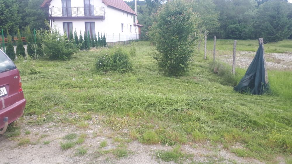 Teren la 50 m de Castelul de Lut si Povestea Calendarului