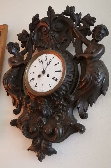 Superb ceas de perete antic secol 19 cu decor floral si amorași in sti