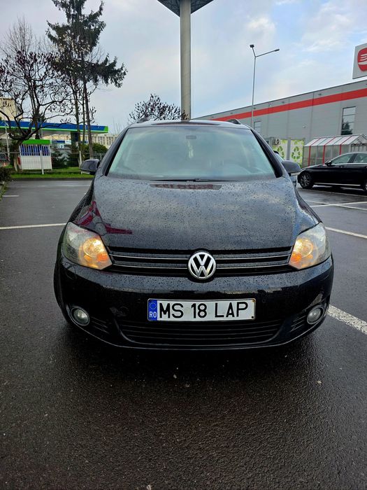 Vand Golf 6 plus 2.0 tdi parchează singura/ senzori parcare/