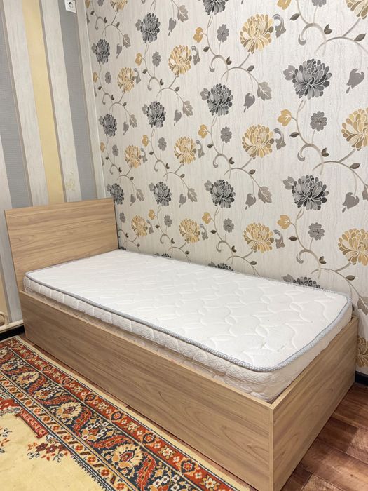 Кровать и шкаф в отличном состоянии