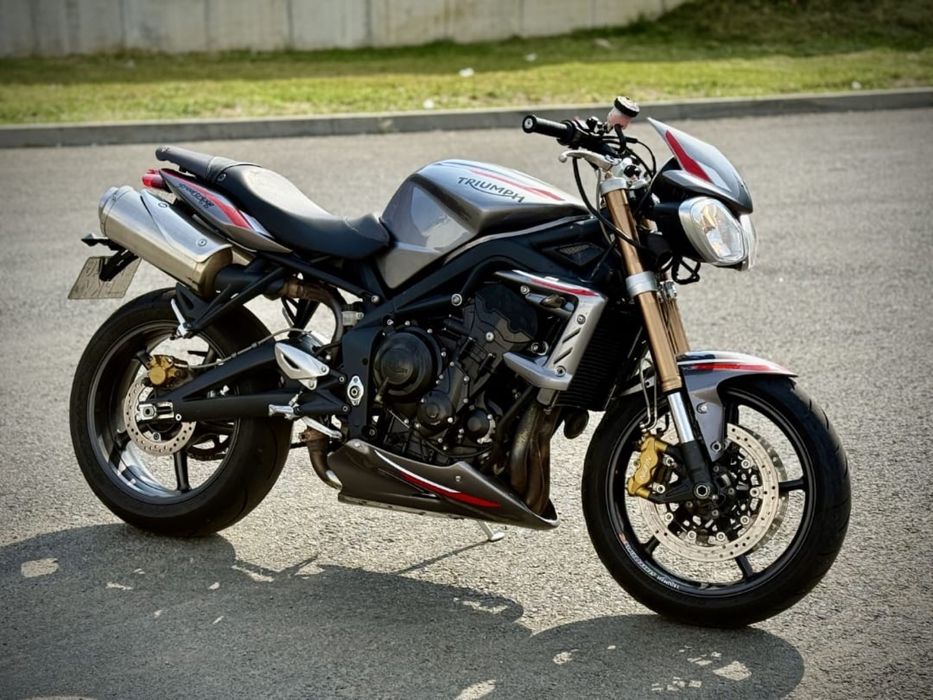 Triumph Street Triple R 675