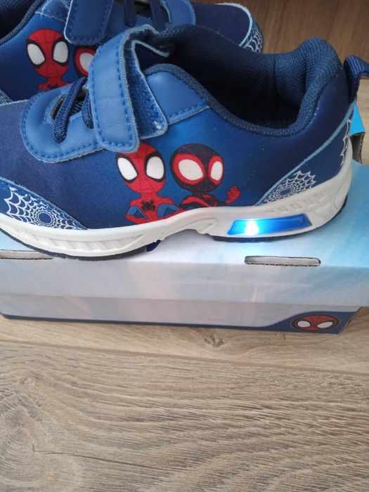 Pantofi sport cu luminite marime 27