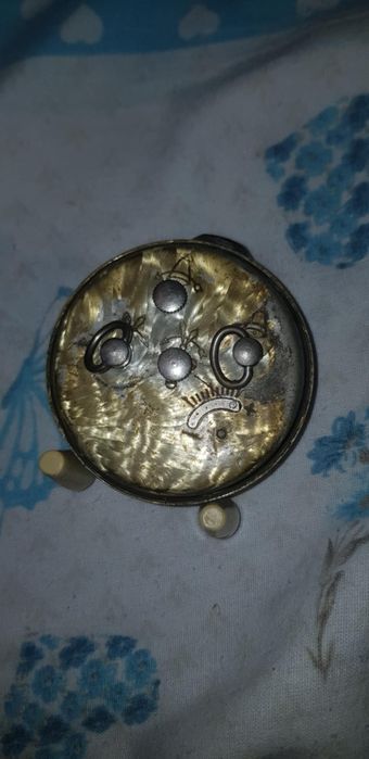 Ceas mecanic de masa slava , nu merge , un arc  ok  40lei fix